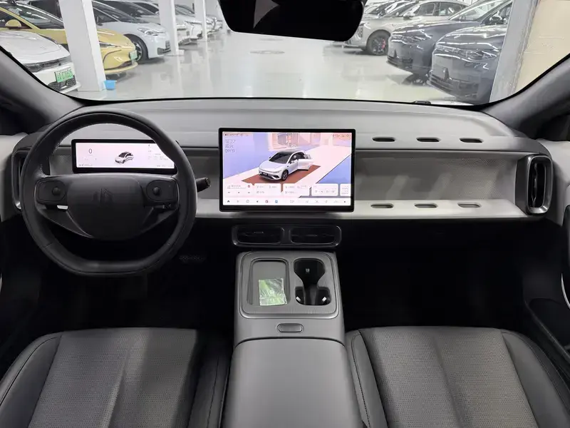 2026 Leapmotor B05 (Lafa 5) с пробегом 10 000 км