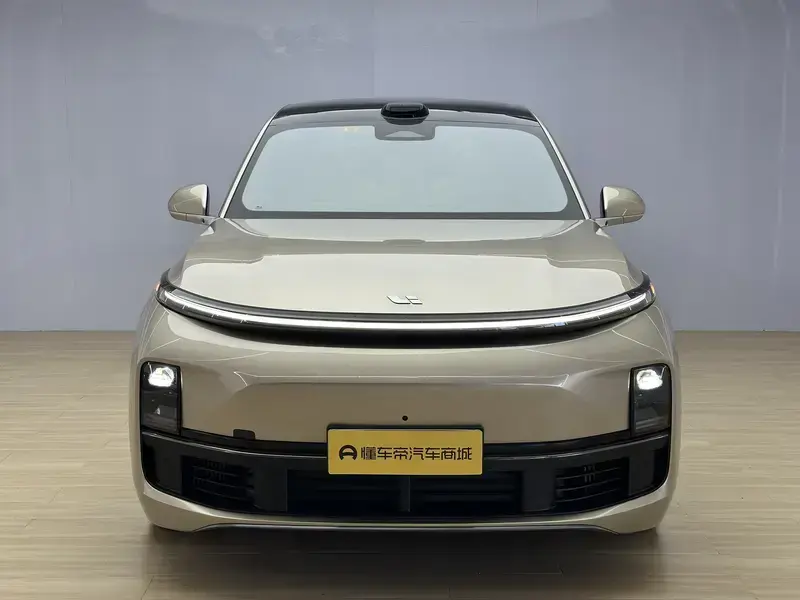 2024 Li Auto (Lixiang) L8 с пробегом 40 600 км