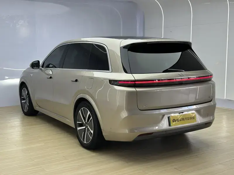2024 Li Auto (Lixiang) L8 с пробегом 40 600 км
