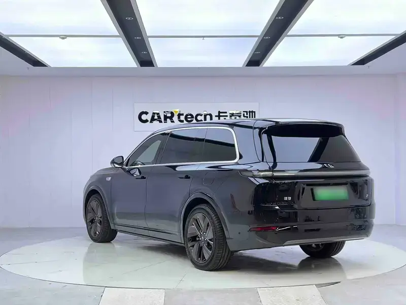 2024 Li Auto (Lixiang) L8 с пробегом 32 000 км