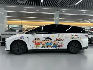 2025 Li Auto (Lixiang) i8 с пробегом 30 000 км