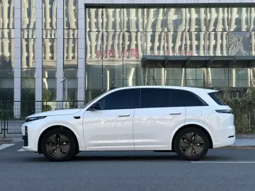 2024 Li Auto (Lixiang) L7 с пробегом 77 000 км