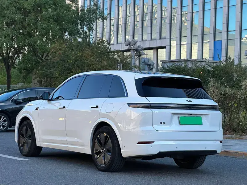 2024 Li Auto (Lixiang) L7 с пробегом 77 000 км