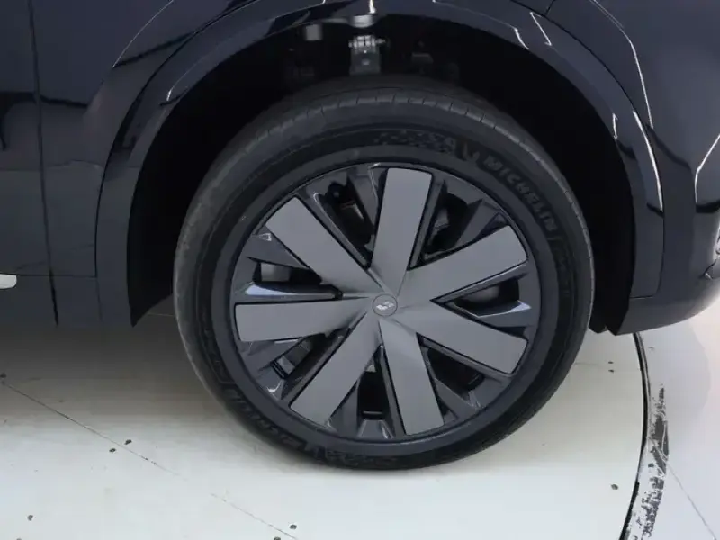 2026 Li Auto (Lixiang) L9 с пробегом 7 500 км