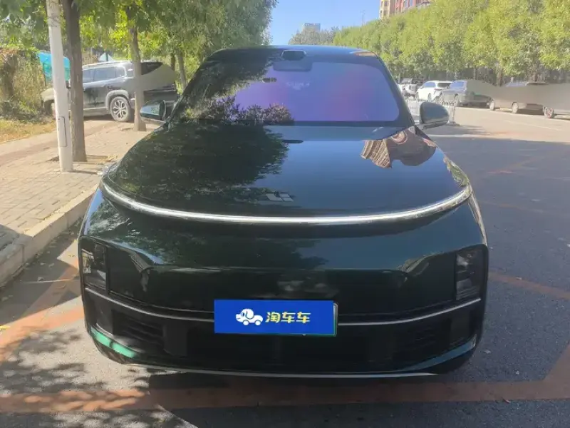 2025 Li Auto (Lixiang) L9 с пробегом 21 000 км