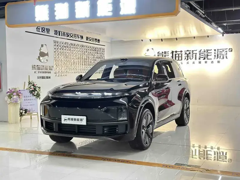 2025 Li Auto (Lixiang) L9 с пробегом 26 000 км