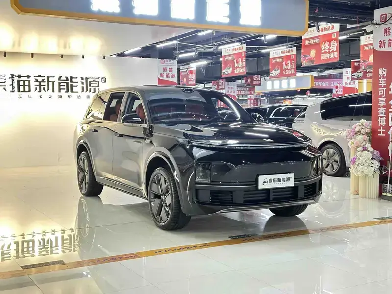 2025 Li Auto (Lixiang) L9 с пробегом 26 000 км