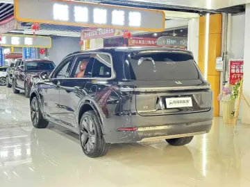 2025 Li Auto (Lixiang) L9 с пробегом 26 000 км