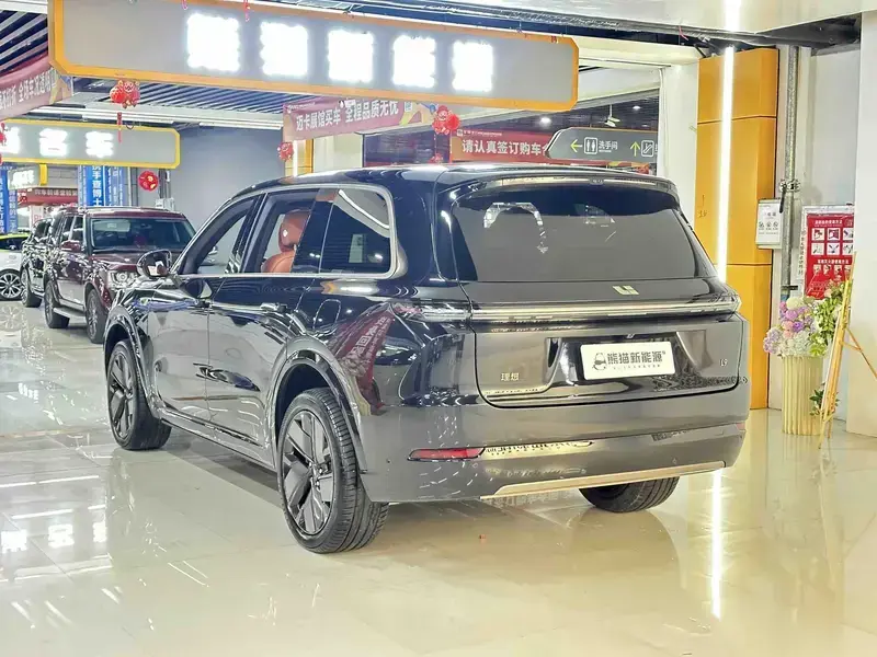 2025 Li Auto (Lixiang) L9 с пробегом 26 000 км