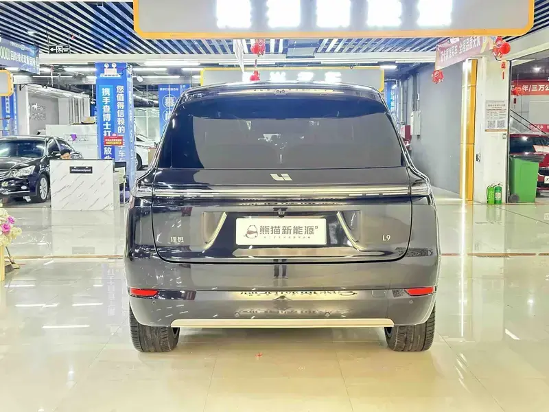 2025 Li Auto (Lixiang) L9 с пробегом 26 000 км