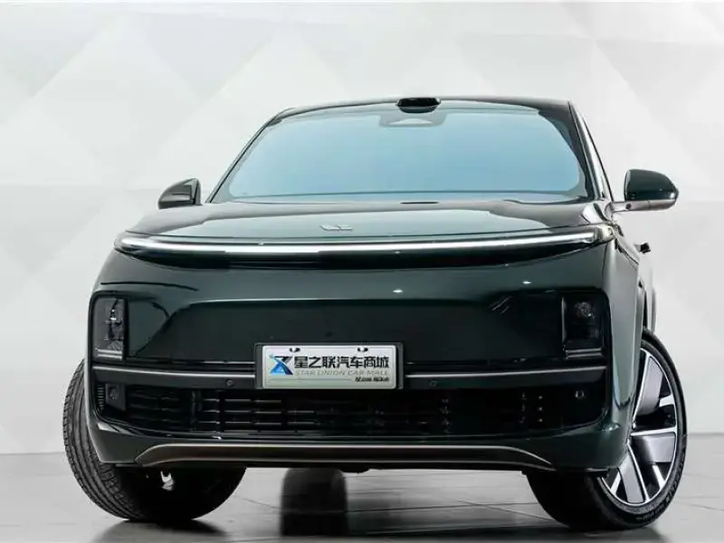 2025 Li Auto (Lixiang) L9 с пробегом 13 800 км