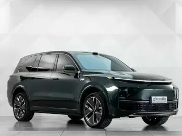 2025 Li Auto (Lixiang) L9 с пробегом 13 800 км