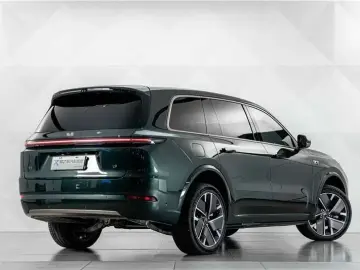 2025 Li Auto (Lixiang) L9 с пробегом 13 800 км