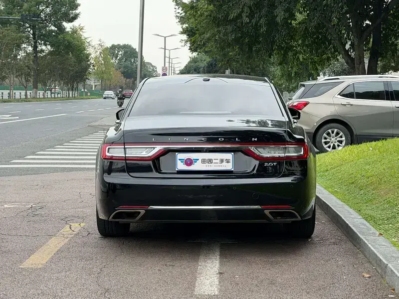 2017 Lincoln Continental с пробегом 75 000 км