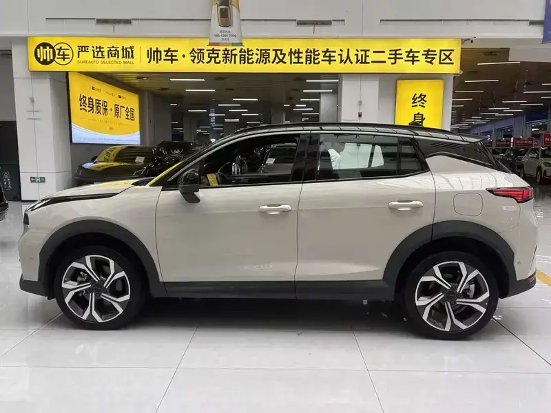 2025 Lynk & Co 06 с пробегом 9 000 км