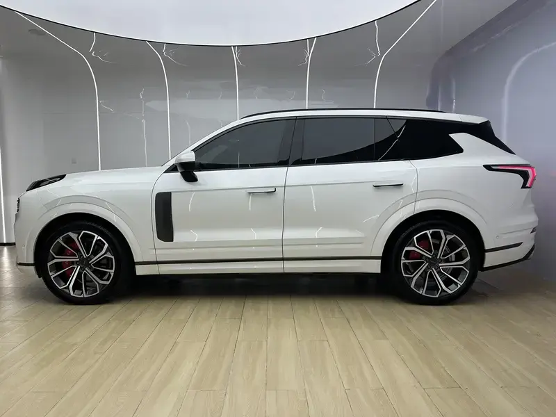 2021 Lynk & Co 09 с пробегом 66 800 км
