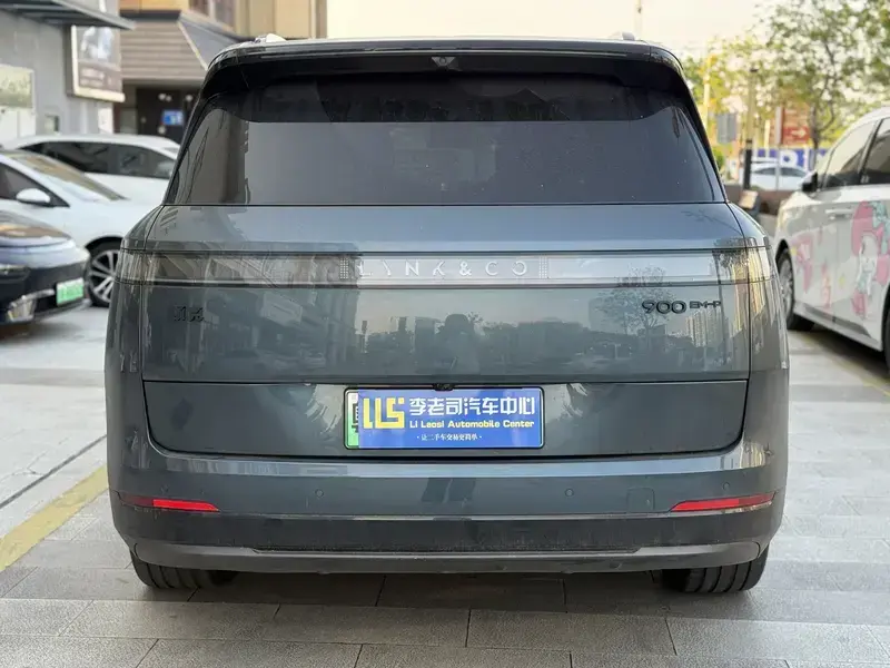 2025 Lynk & Co 900 с пробегом 18 800 км