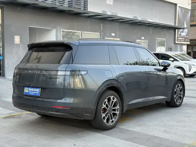 2025 Lynk & Co 900 с пробегом 18 800 км