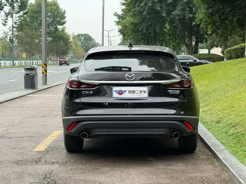 2021 Mazda CX-4 с пробегом 72 000 км