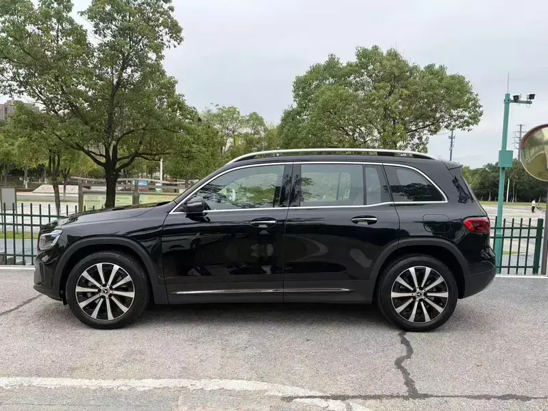 2025 Mercedes-Benz GLB с пробегом 14 000 км