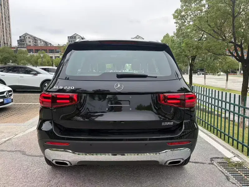 2025 Mercedes-Benz GLB с пробегом 14 000 км