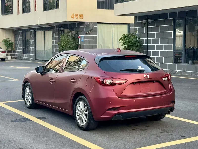 2017 Mazda Axela с пробегом 130 000 км