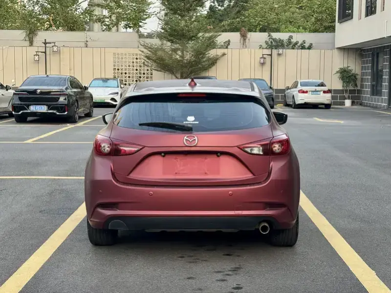 2017 Mazda Axela с пробегом 130 000 км