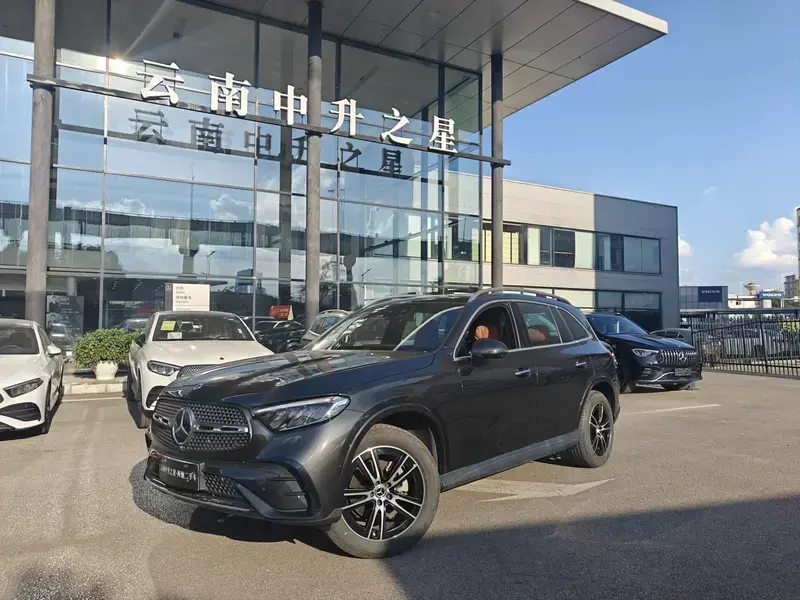 2025 Mercedes-Benz GLC с пробегом 18 300 км