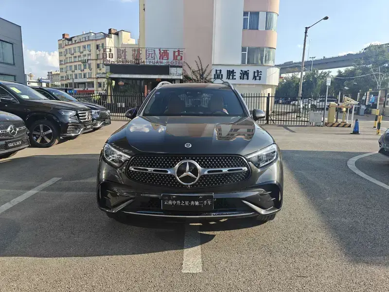 2025 Mercedes-Benz GLC с пробегом 18 300 км
