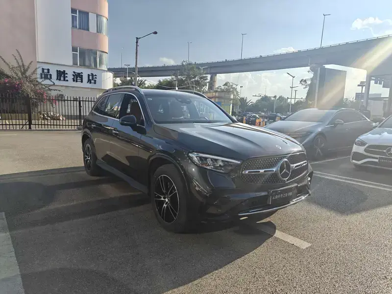 2025 Mercedes-Benz GLC с пробегом 18 300 км