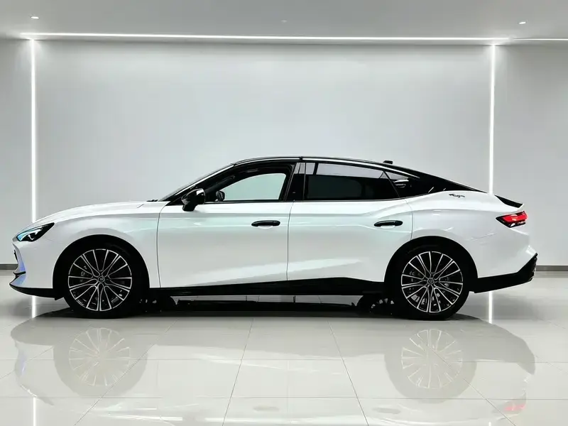 2023 MG 7 с пробегом 40 000 км