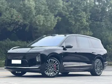 Nio ES8