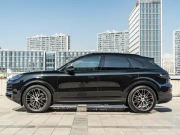 2026 Porsche Cayenne с пробегом 5 000 км