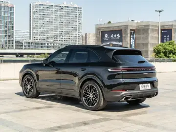 2026 Porsche Cayenne с пробегом 5 000 км
