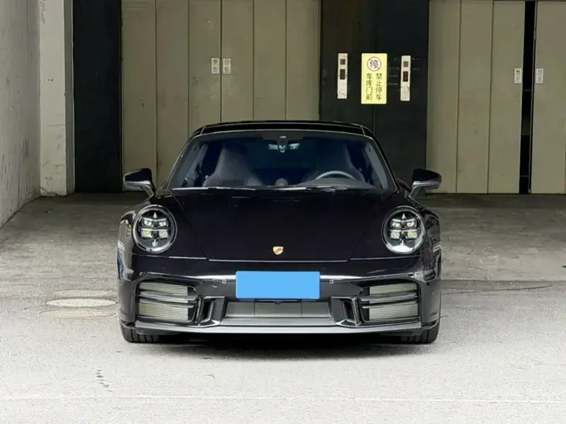 2026 Porsche 911 с пробегом 2 000 км