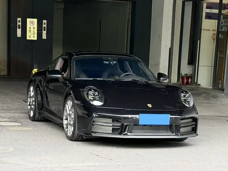 2026 Porsche 911 с пробегом 2 000 км