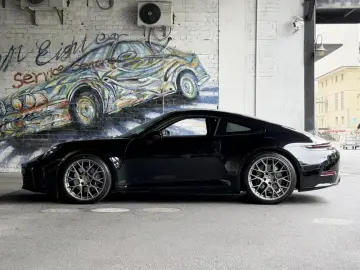 2026 Porsche 911 с пробегом 2 000 км