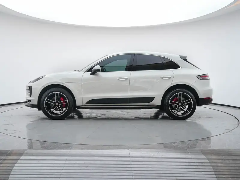 2021 Porsche Macan с пробегом 88 500 км