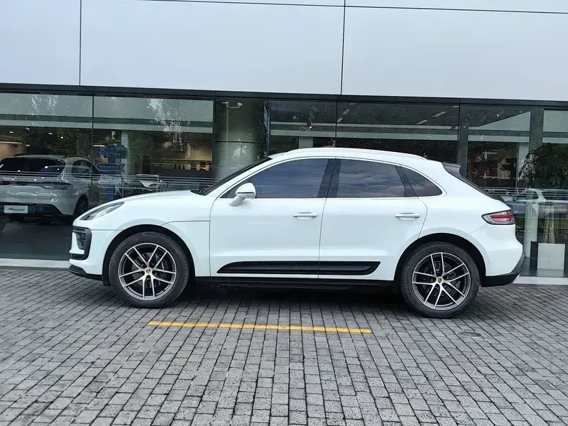2023 Porsche Macan с пробегом 43 000 км