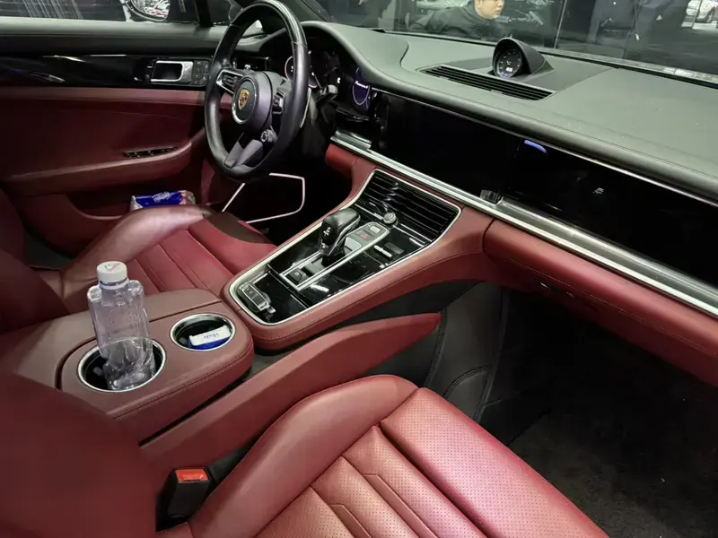 2023 Porsche Panamera с пробегом 52 000 км