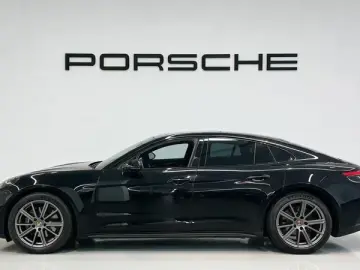 2024 Porsche Panamera с пробегом 13 700 км
