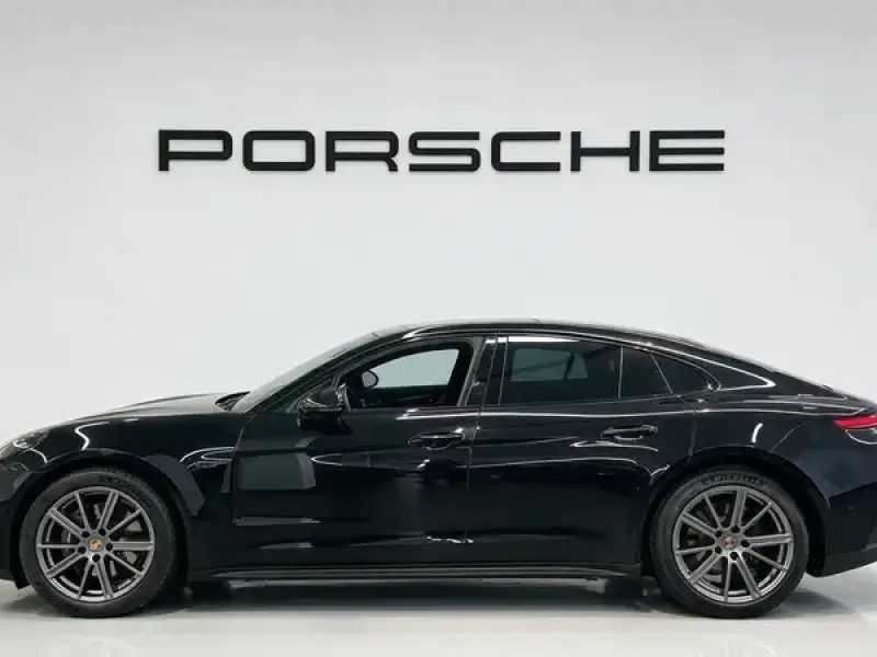 2024 Porsche Panamera с пробегом 13 700 км