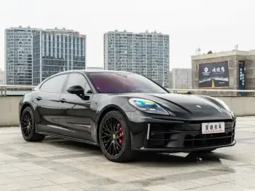 2024 Porsche Panamera с пробегом 27 000 км
