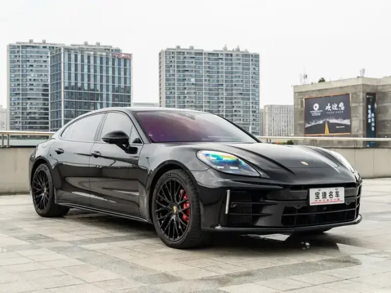 2024 Porsche Panamera с пробегом 27 000 км