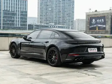2024 Porsche Panamera с пробегом 27 000 км