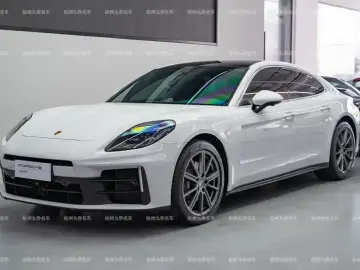 2024 Porsche Panamera с пробегом 3 700 км