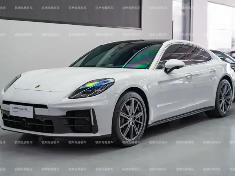 2024 Porsche Panamera с пробегом 3 700 км