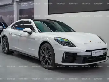 2024 Porsche Panamera с пробегом 3 700 км