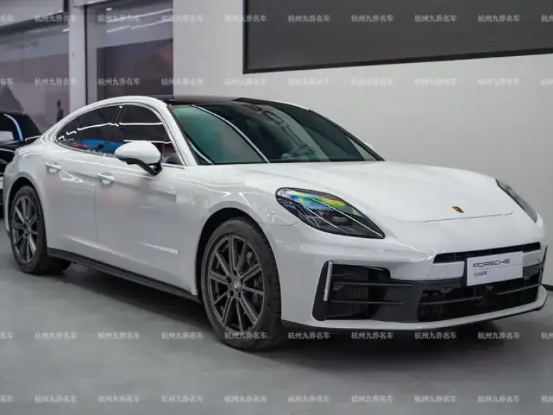 2024 Porsche Panamera с пробегом 3 700 км