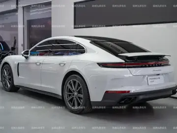 2024 Porsche Panamera с пробегом 3 700 км